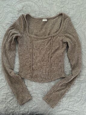 OGL Cropped Fitted low-neck sweater